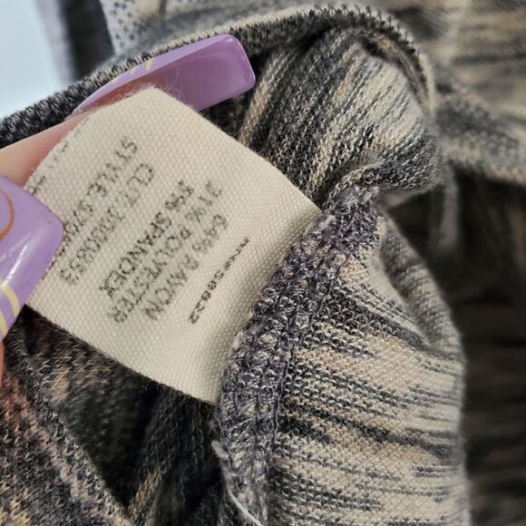 Max Studio Women's Size Small Scoop Neck Gray Black and Tan Sweater - Picture 10 of 12